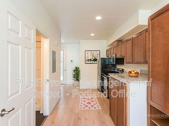 2nd image of 5490 SE Milwaukie Ave APT 105