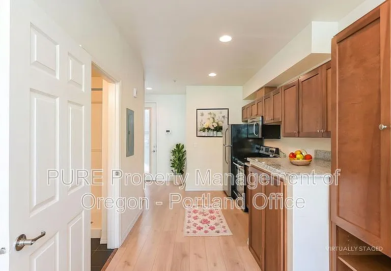 5490 SE Milwaukie Ave #105 — Photo 2