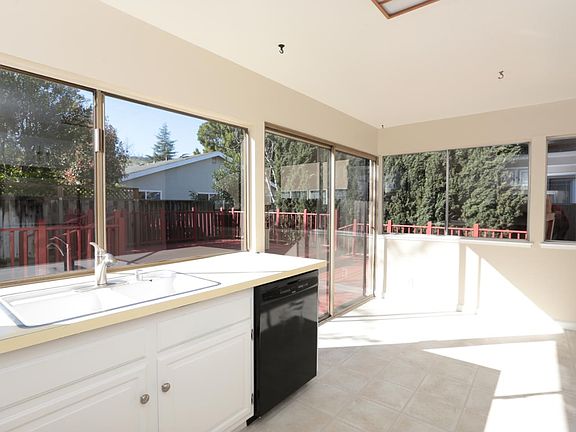 5th image of 294 Dondero Way
