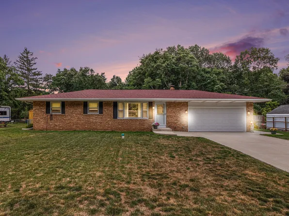 1410 Country Club Dr, Niles, MI 49120