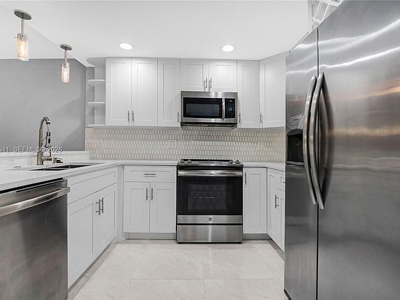 4th image of 7100 NW 17th St APT 305