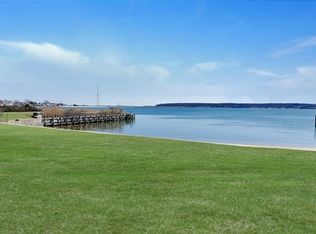 127 Bay Ave, Greenport, NY 11944
