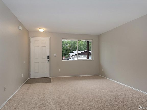 4th image of 207 N Bogart Ave