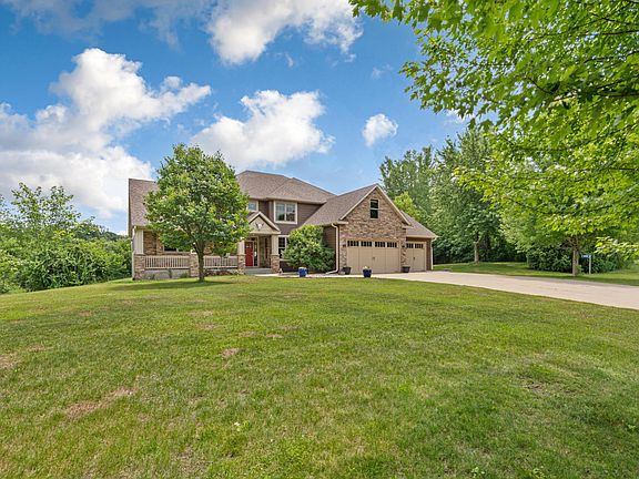 4th image of 11205 Circle Lake Ln