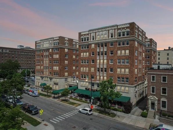 1028 E Juneau AVENUE #825-26, Milwaukee, WI 53202