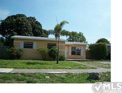 3rd image of 440 NE 27th Ave