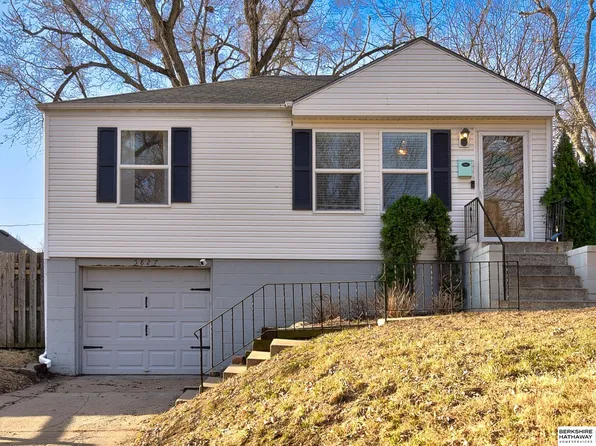 5827 Burdette St, Omaha, NE 68104