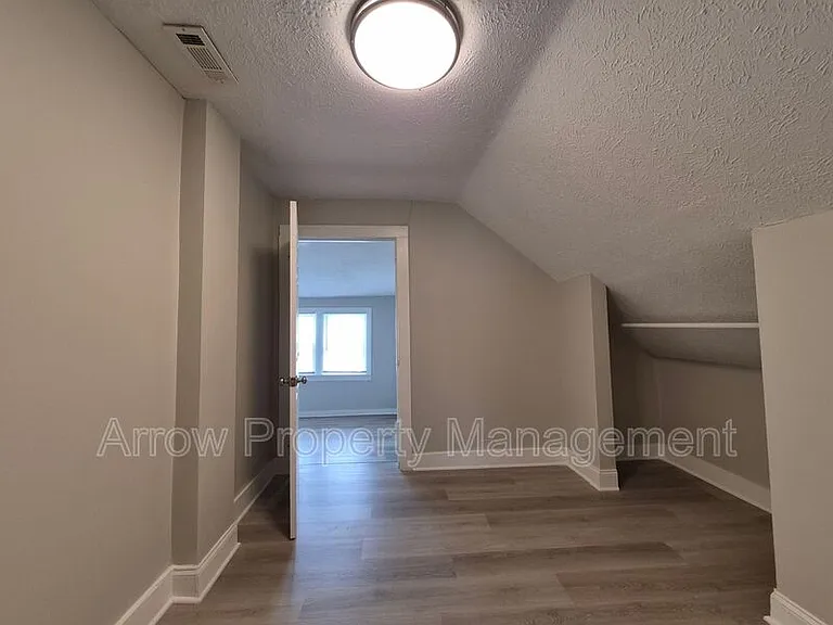 2727 P St #4 — Photo 9