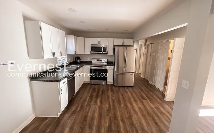 838 Lock Ave — Photo 6