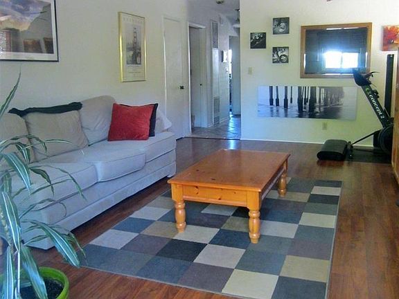 2nd image of 609 Canada St APT E