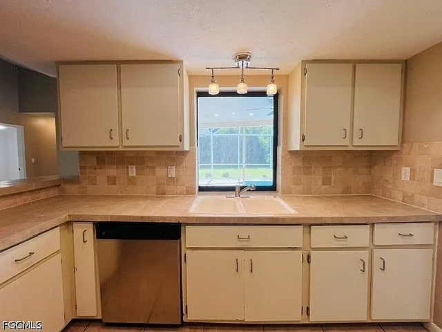 3019 SE 5th Pl — Photo 20