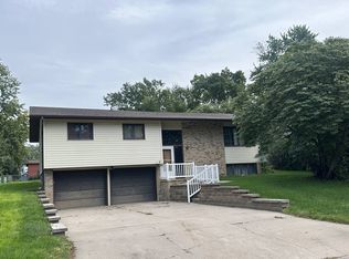 4011 Fairacres Rd, Kearney, NE 68845