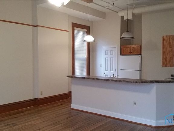 4th image of 321 S Main St #204-204-20