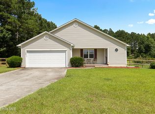 388 Nine Mile Rd, Maple Hill, NC 28454