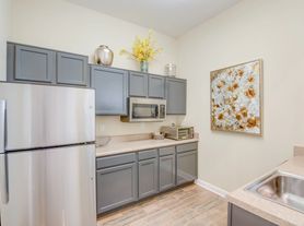 Somerset Pointe Apartments