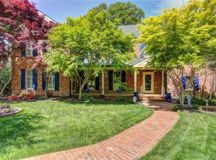 16 Roslyn Rd, Richmond, VA 23226