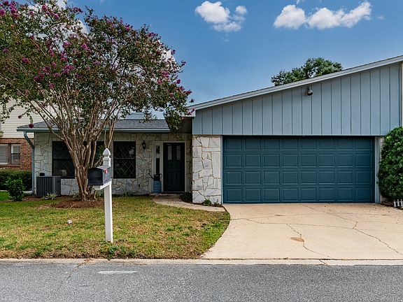 2nd image of 935 Holbrook Cir