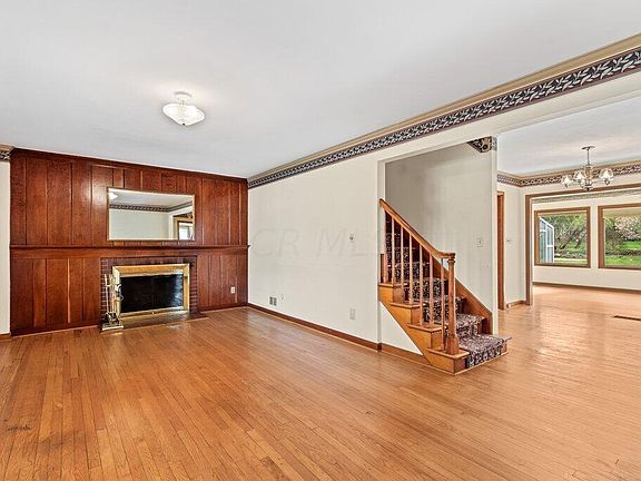4th image of 470 Evening St
