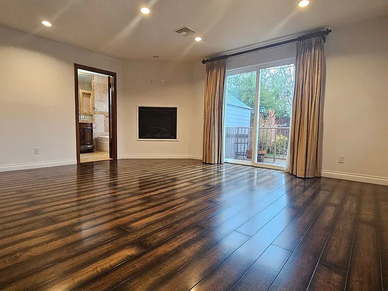 4940 Dobkin Ave — Photo 21