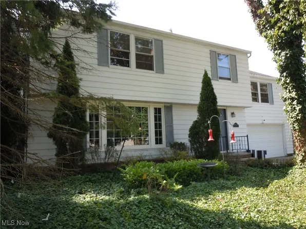 4894 Nan Linn Dr, Richmond Heights, OH 44143