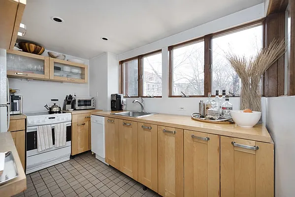 Rented by Bold New York | media 13