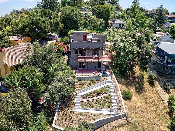 3rd image of 1835 Kaweah Dr
