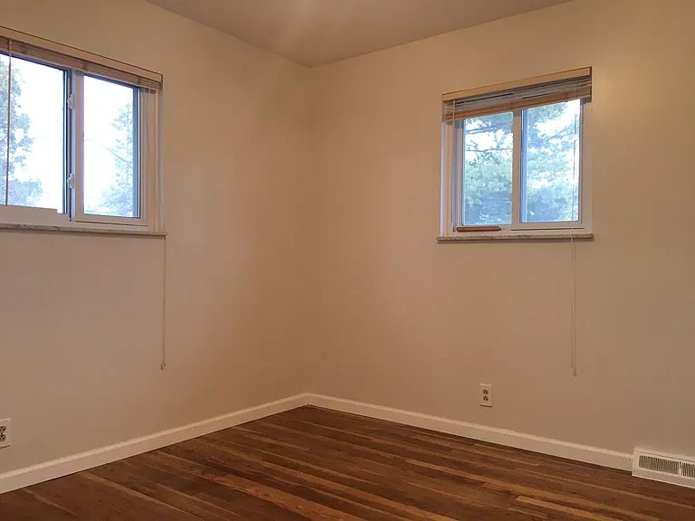 5260 Daniels Dr — Photo 19