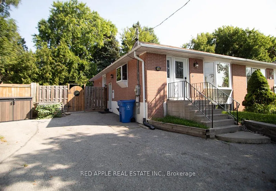 126 Longford Dr