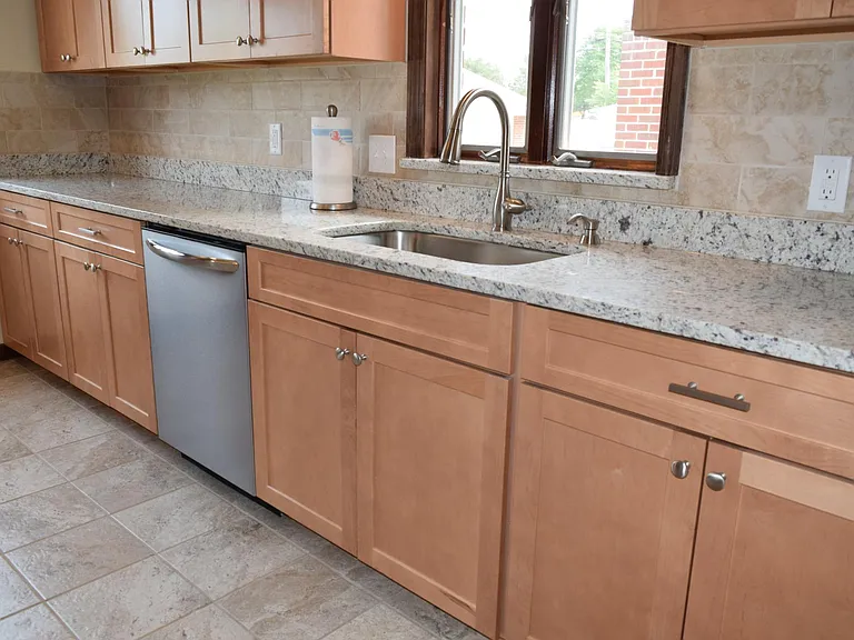 2459 Medford St — Photo 12