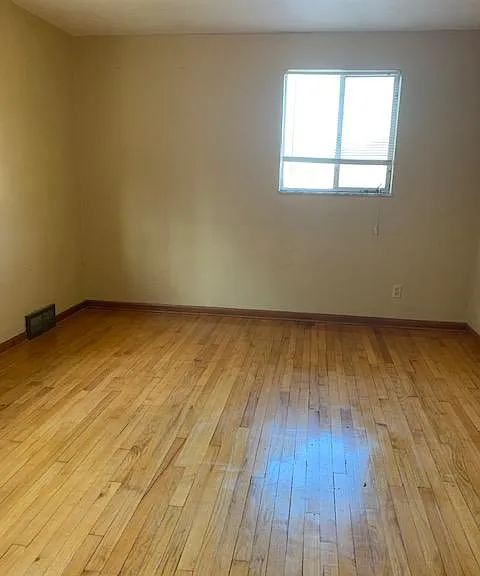 436 Springdale Dr — Photo 7