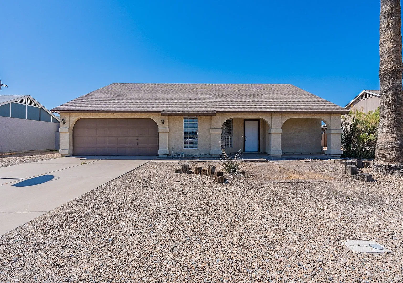 Complete Upgrade 3 Bed 2 Bath in Great Area! — Photo 2