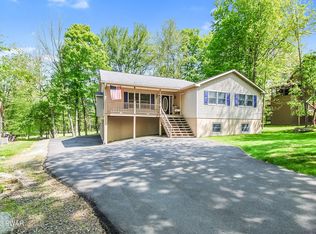 159 S Fairway Dr, Lake Ariel, PA 18436