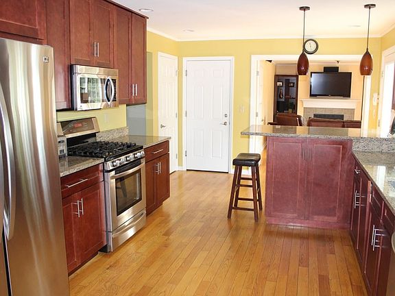 5th image of 4 Clare Castle Dr