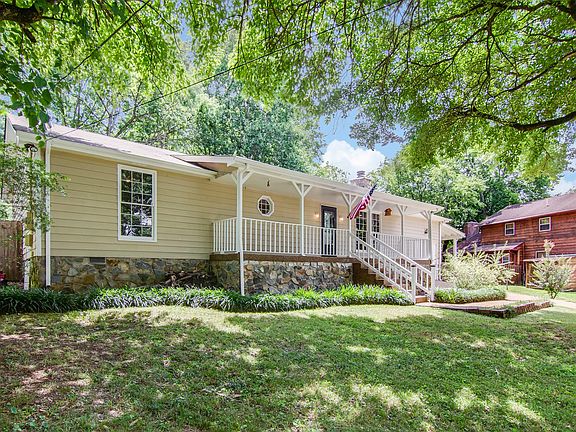 4th image of 704 Stone Creek Ct