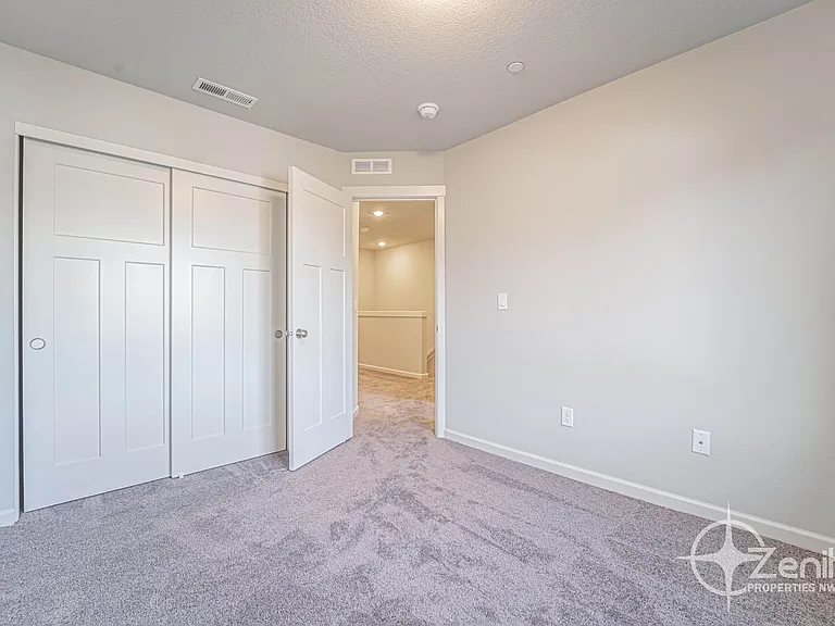 4261 S Cloverhill Way — Photo 17