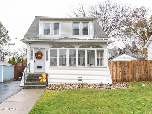 8 Jesse Court, Troy, NY 12180