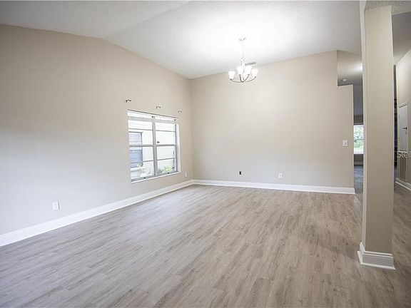 5th image of 10805 Brucehaven Dr