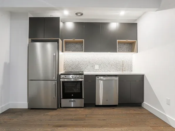 224 Hawthorne Street image 6 of 10