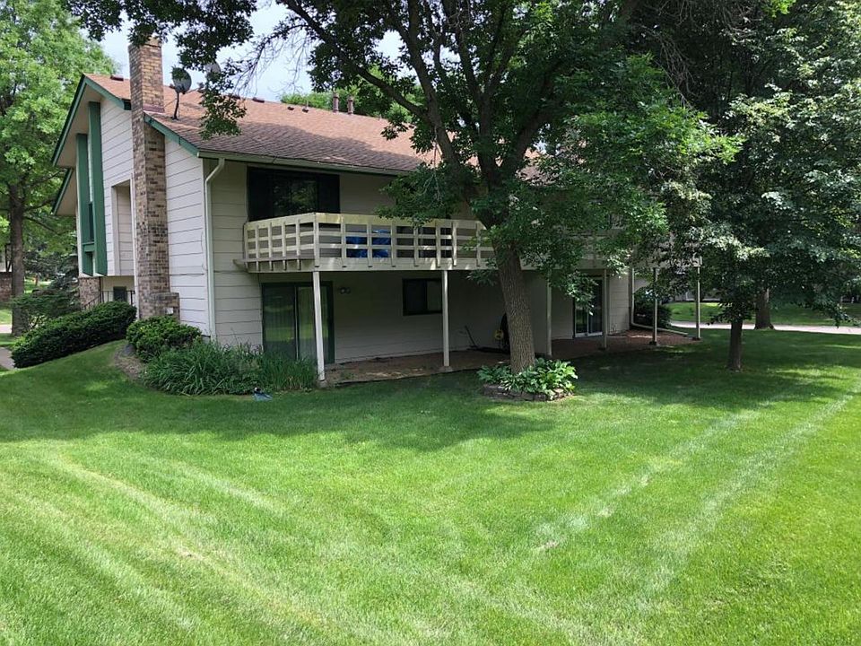 2nd image of 3032 Devonshire Dr