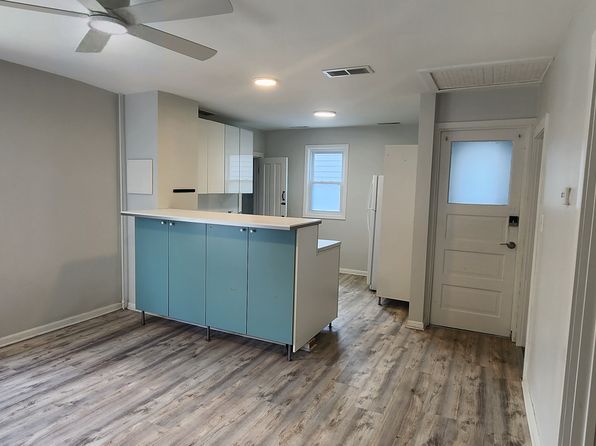 224 12th Ave NE Unit 1