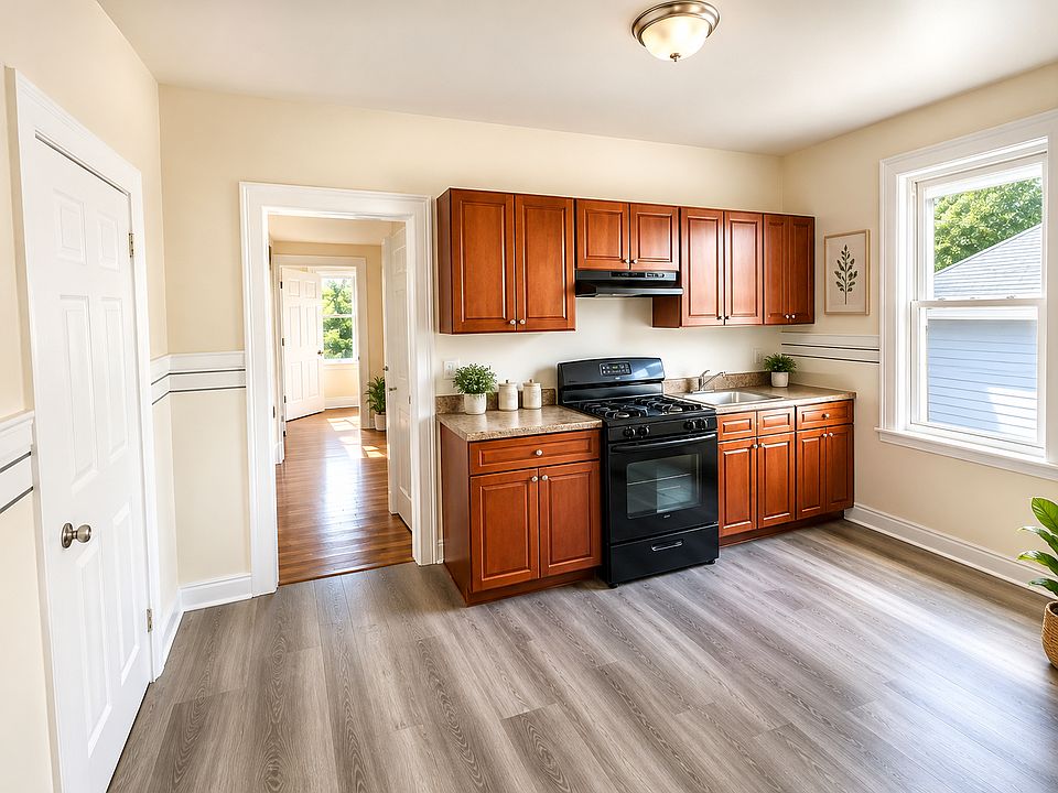1st image of 43 Isabella Ave #1L