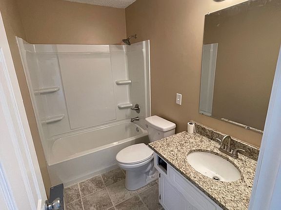 5th image of 417 Beach St #425