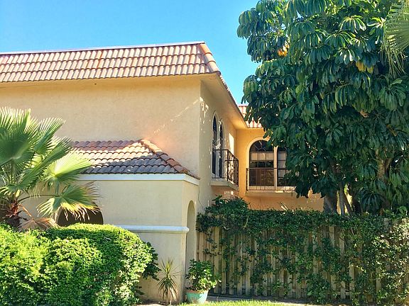 2nd image of 1001 Royal Palm Blvd