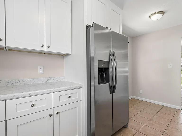 5209 N Glen Elm Dr — Photo 8