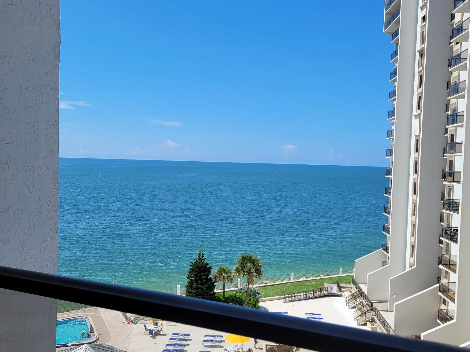 450 S Gulfview Blvd — Photo 4