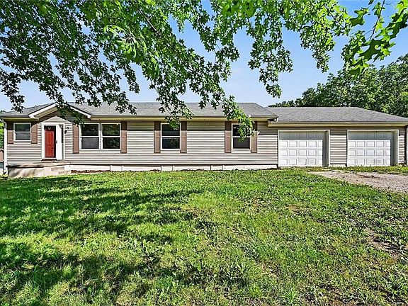 3rd image of 39232 Fitch Rd