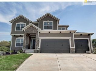 829 Creekmoor Pond Ln, Raymore, MO 64083