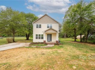8421 McClure Cir, Charlotte, NC 28216