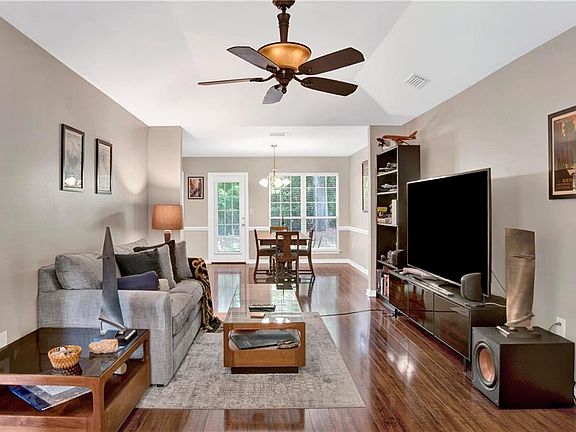 4th image of 7585 Avery Ln