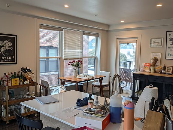 5th image of 3383 Washington St #201